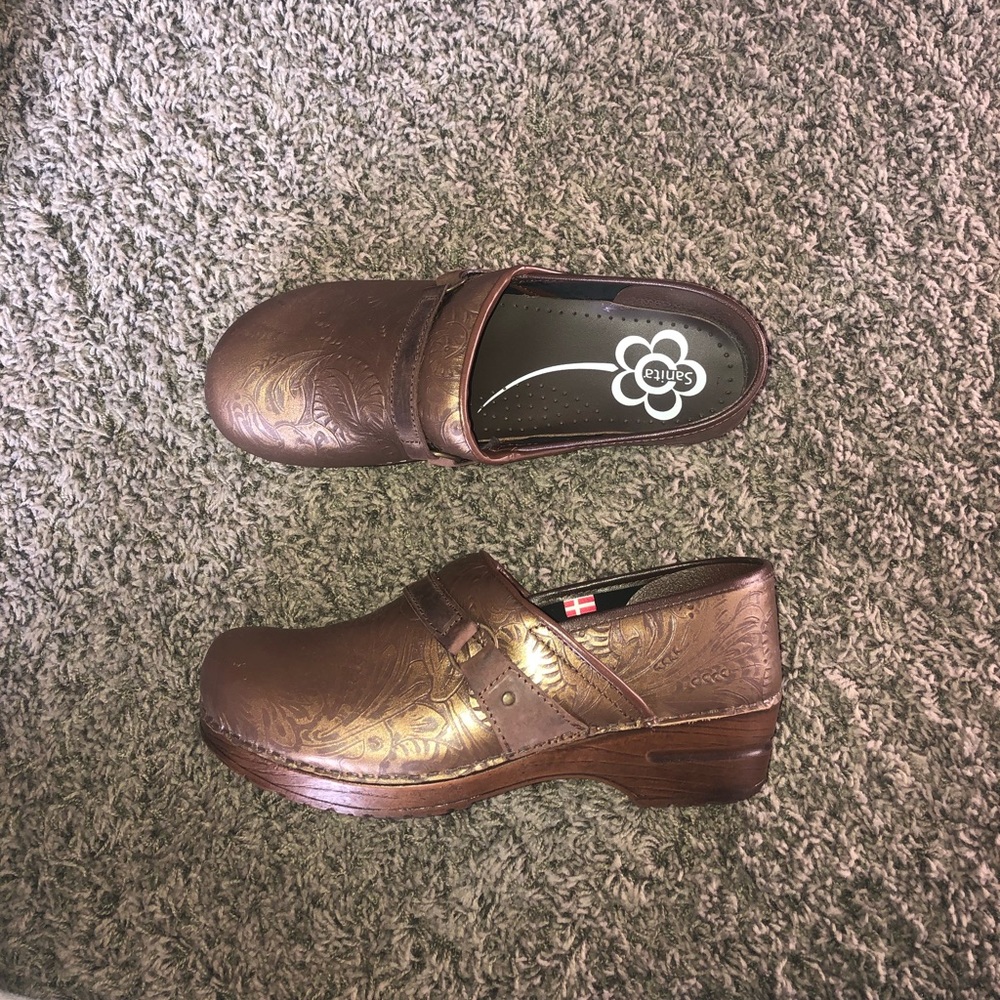 Sanita clogs